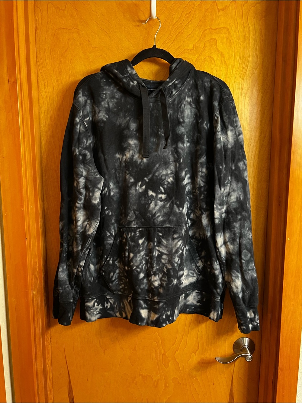 Lucky Brand Women's Black and Gray Tie-Dye Crewneck Hoodie